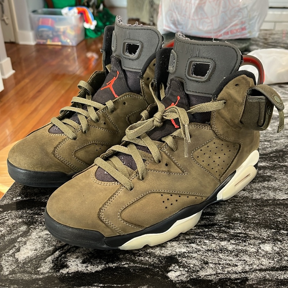 Travis Scott Jordan 6